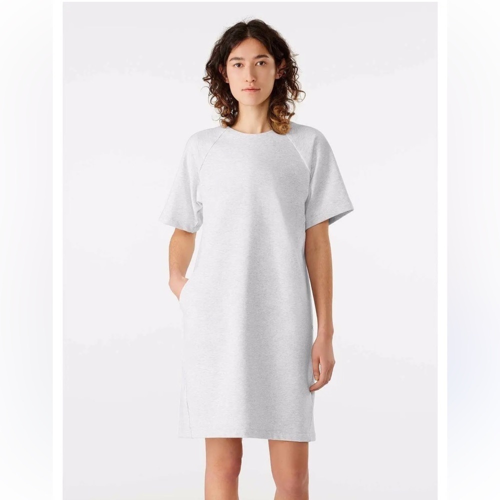 Arc'teryx XS Women's Light Gray Momenta Wide Neck Pockets Shift Dress